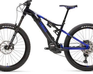 El chollazo de Yamaha es esta potente y ligera bicicleta eléctrica todoterreno con doble suspensión